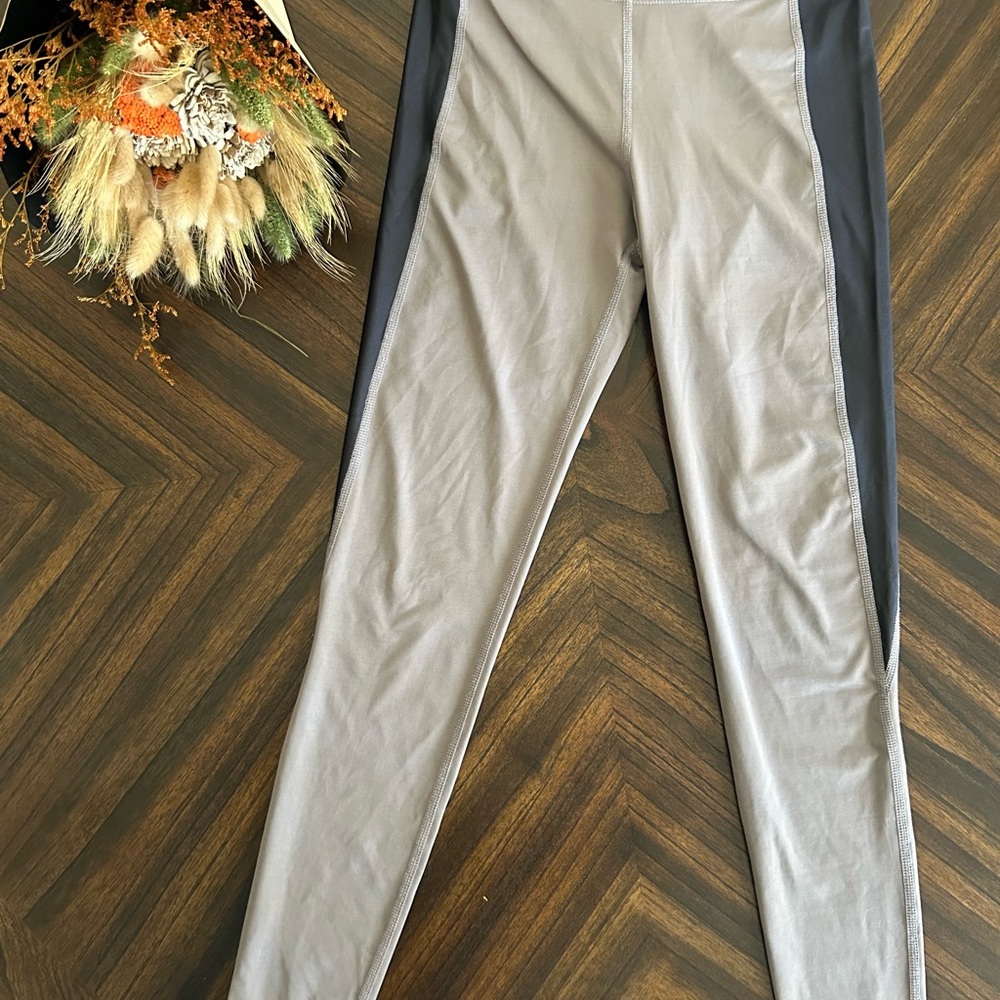 Alala Gray Leggings